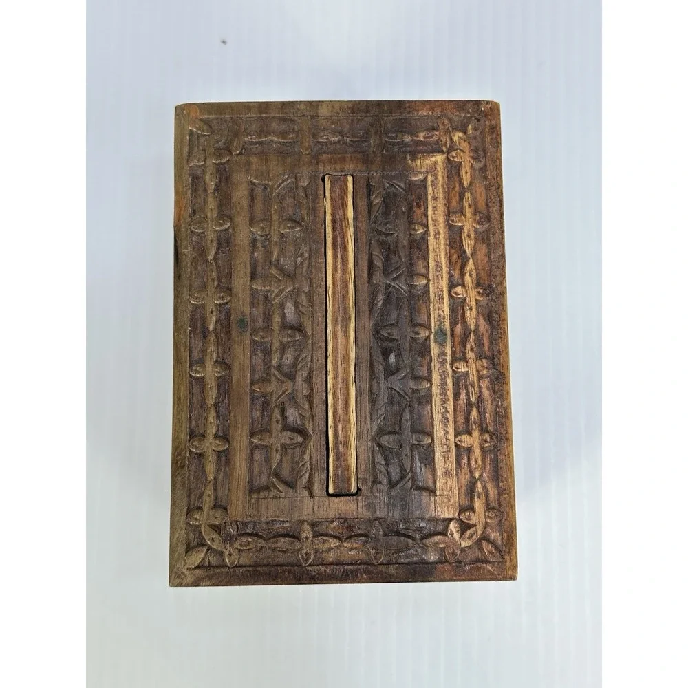 VTG Wood Hand Crafted Carved Cigarette Case Holder Dispenser‎ Magic Box